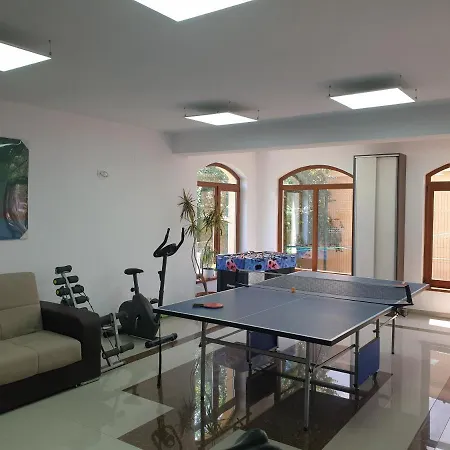 Casa Adrian Pansiyon Două Mai