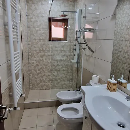 Casa Adrian Homestay *