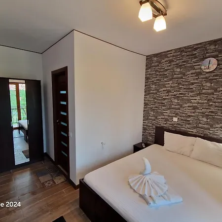 Homestay Casa Adrian 2 Mai