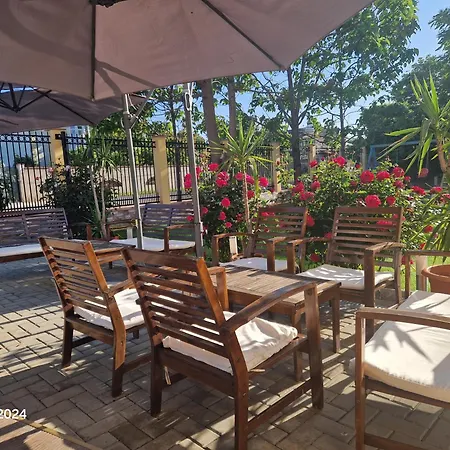 Homestay Casa Adrian 2 Mai