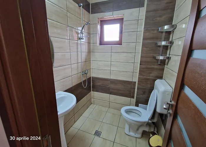 Проживание в семье Casa Adrian *